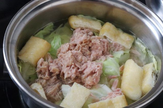 ツナとキャベツのごま味噌スープ