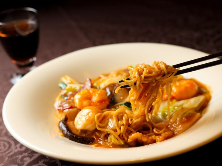 都心のインドアゴルフのあとに最適！老舗の看板メニューで疲れを癒そう