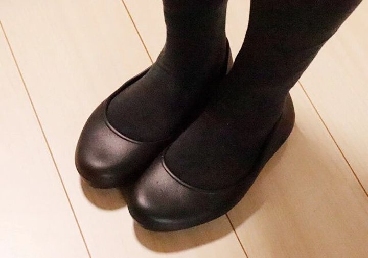 ダイソー EVAパンプス（黒、22cm－23cm） 着用例