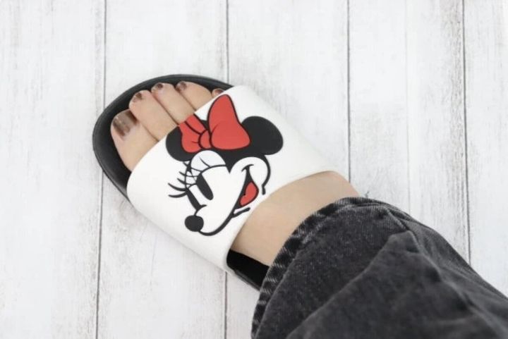 ダイソー サンダル（ミッキー＆ミニー） 着用例