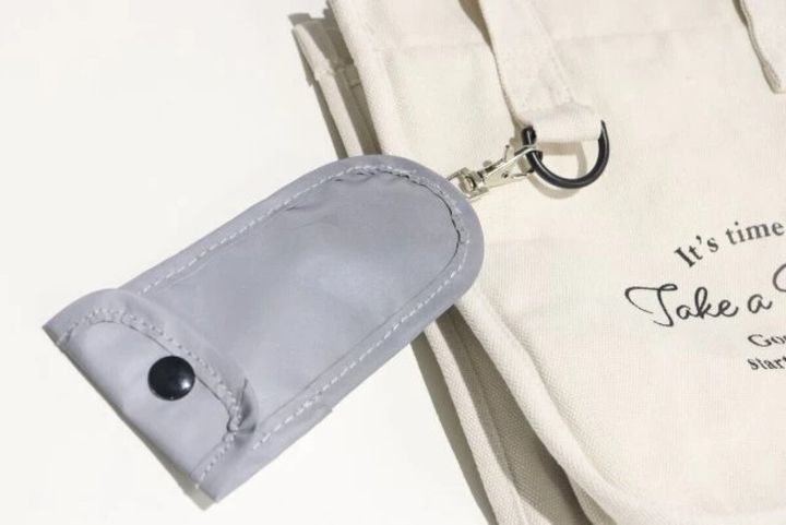 ダイソー キーポーチ（リール付）