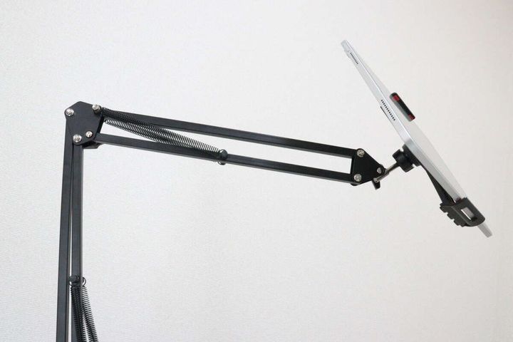 多関節アーム デバイスホルダー 使用例