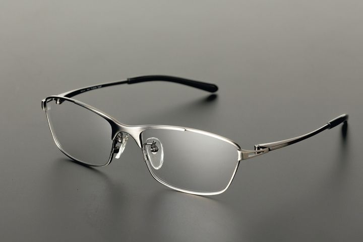 ヘルメットが痛くない！カニヤの新作「バイカーズ Wツインチタニウム」でメガネライダーの悩みを解消