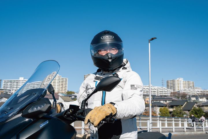 ヘルメットが痛くない！カニヤの新作「バイカーズ Wツインチタニウム」でメガネライダーの悩みを解消