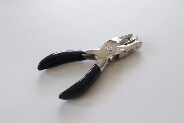 ダイソー 1穴ハンドパンチ