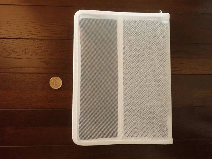 DAISO(ダイソー)：B5ジッパーファイル(ホワイト、ポケット付)