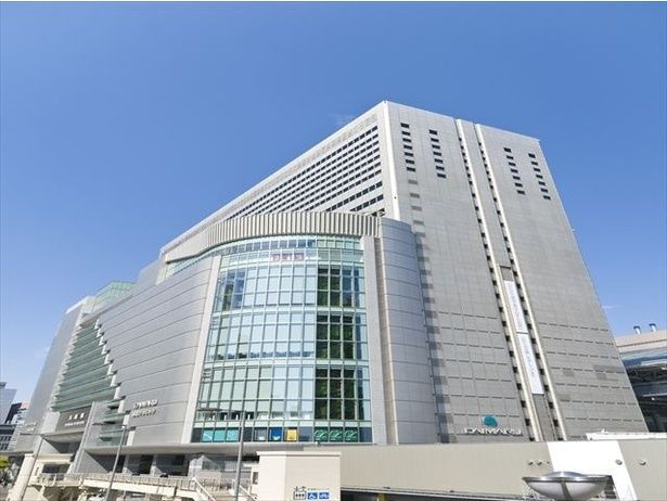 サウスゲートビルディングの地下2階から15階に入居する「大丸梅田店」 画像提供：大丸梅田店