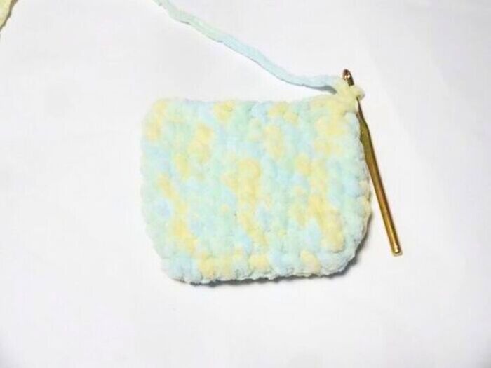100均毛糸でかわいい『かぎ針編みポーチ』ができちゃった！こま編みだけでカンタンです♪