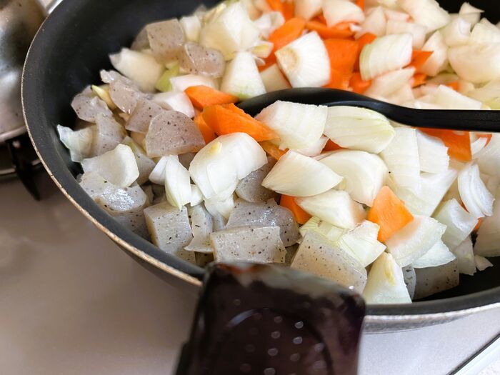 魅惑のプルプル感♡JA全農紹介のこんにゃく×カレーって？シチューもあり？！肉好き家族が味を確かめてみた！