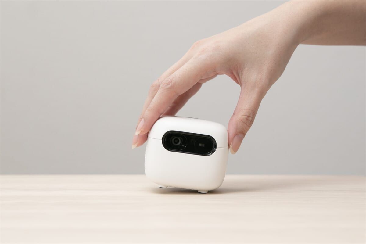 シリーズ累計1万5千台突破】人気プロジェクター「CINEMAGE」から最小