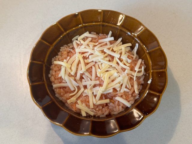 チーズをのせる