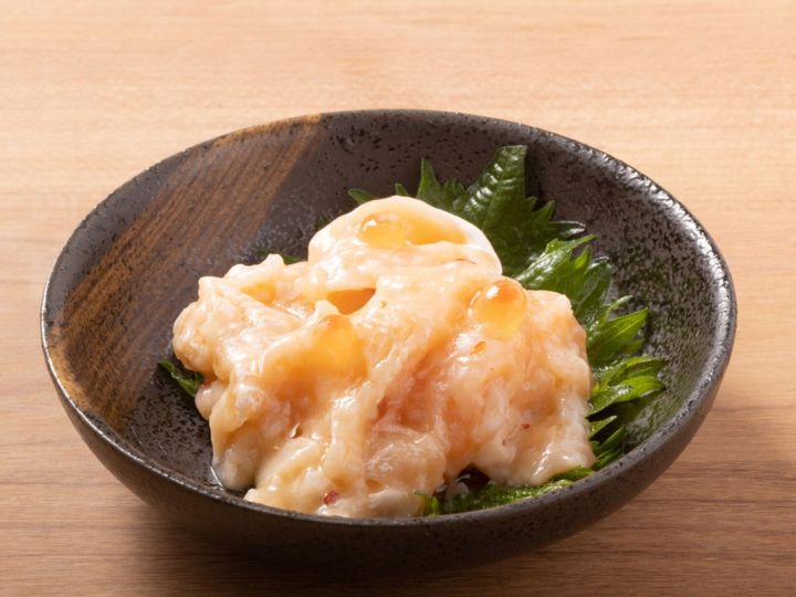 All About ニュース編集部が全国250人を対象に実施した「お土産に関するアンケート」の調査結果から、もらったらうれしい「新潟県のお土産」ランキングを発表！ 2位「サーモン塩辛」を抑えた1位は？※画像はイメージです