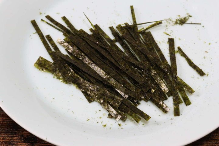刻み海苔が簡単に作れるダイソーのキッチンバサミ