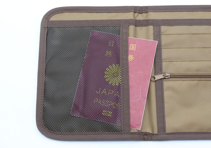 宝島社雑誌付録素敵なあの人4月号のロベルタ ディ カメリーノのクワドラプリントで高級感ある持ち物整理ケース9