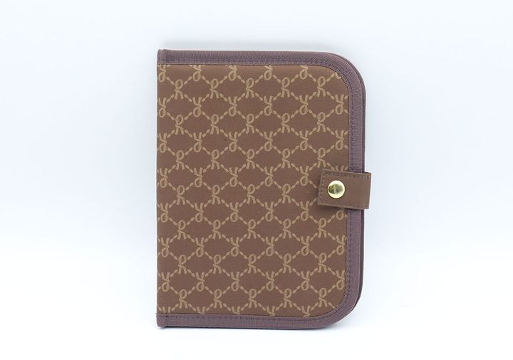 宝島社雑誌付録素敵なあの人4月号のロベルタ ディ カメリーノのクワドラプリントで高級感ある持ち物整理ケース2