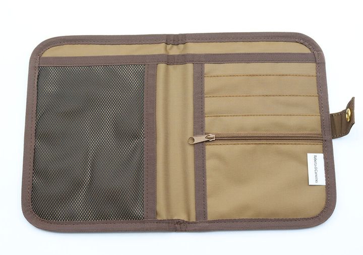 宝島社雑誌付録素敵なあの人4月号のロベルタ ディ カメリーノのクワドラプリントで高級感ある持ち物整理ケース5