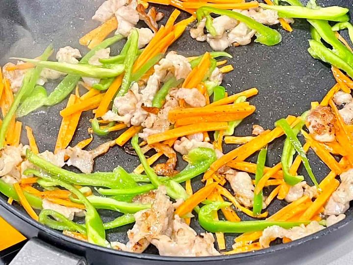 舞茸と豚肉のバターしょうゆ炒め