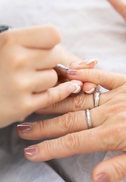 爪先にはラメをプラス