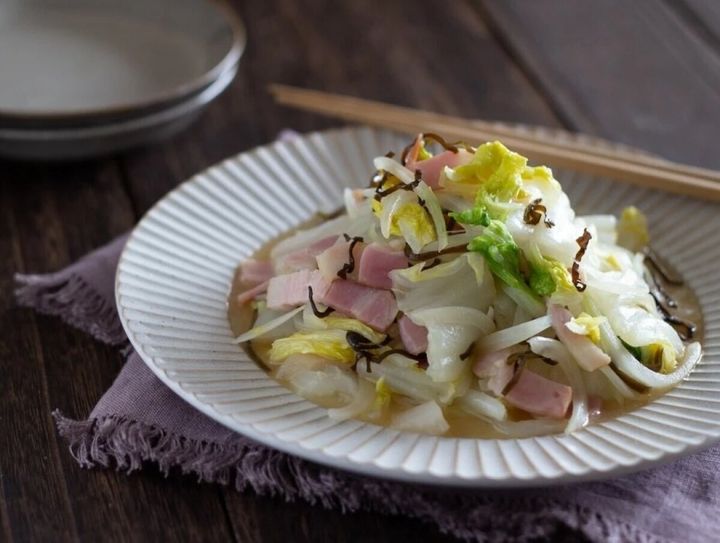 白菜とベーコンのレンジ蒸し白だしバター風味