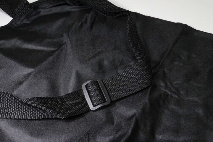 ダイソーの2WAYショルダーバッグ ファスナー付は長さ調整可能