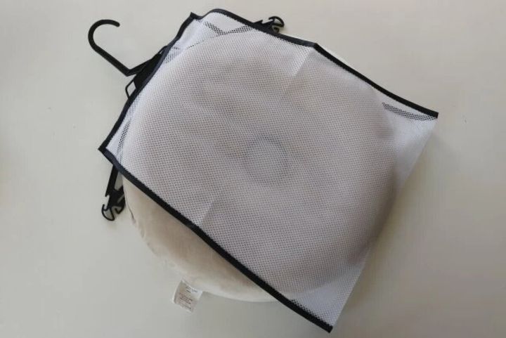 ダイソー まくら干しネット 使用例