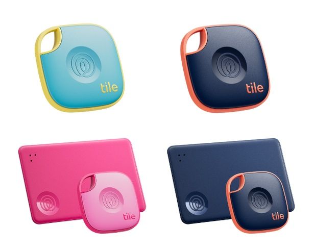 【写真】新ラインナップの「Tile Mate(ライトブルー、ネイビー)」と「Tile スターターパック(ピンク、ネイビー)」