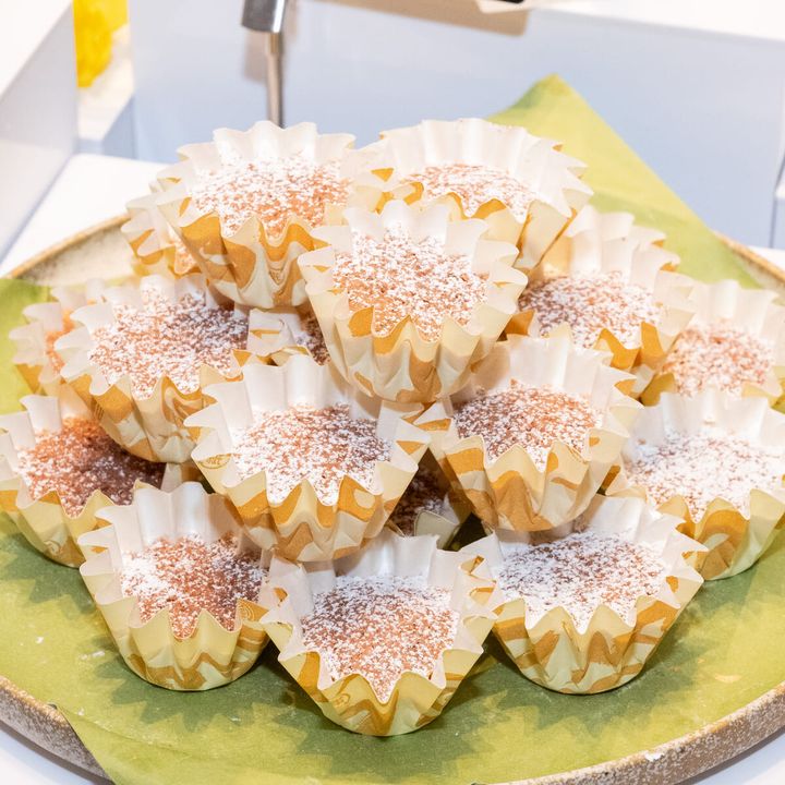 ほうじ茶と苺のカップケーキ