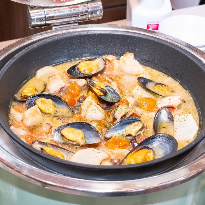 白身魚と貝類のアクアパッツア