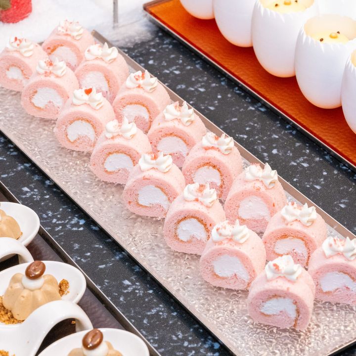 桜のロールケーキ