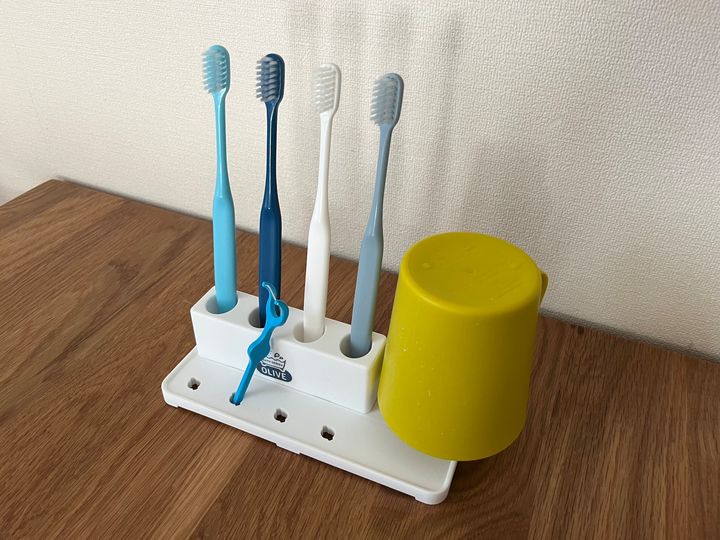 100均の歯ブラシ立てを使い比べ！ダイソー・セリア・キャン★ドゥの商品を写真付きでチェック
