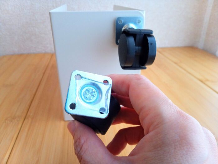 総額550円で完成！？ダイソーだけで『段ボールストッカー』が完成。使い勝手バツグンです！