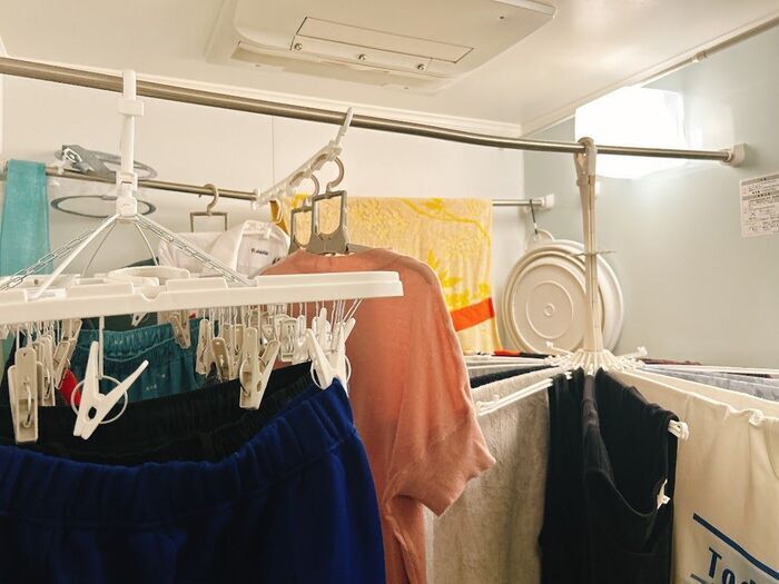 100均で1000円使う人が「絶対試してほしい〈変形ハンガー〉」3つ！どれも手放せない便利さでした♪