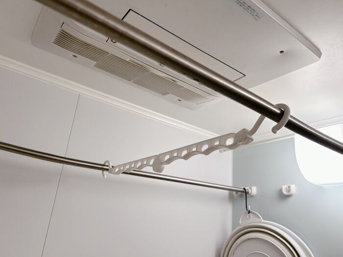 100均で1000円使う人が「絶対試してほしい〈変形ハンガー〉」3つ！どれも手放せない便利さでした♪