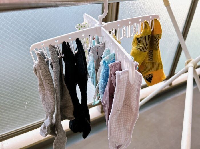 100均で1000円使う人が「絶対試してほしい〈変形ハンガー〉」3つ！どれも手放せない便利さでした♪