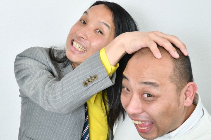 お笑いコンビ「トム・ブラウン」のみちおさん（41）が、所属事務所「ケイダッシュステージ」の後輩である「ヤーレンズ」の出井隼之介さん（38）のXを通してユーザーたちに投げかけた〝ある疑問〟が話題を呼んでいます。