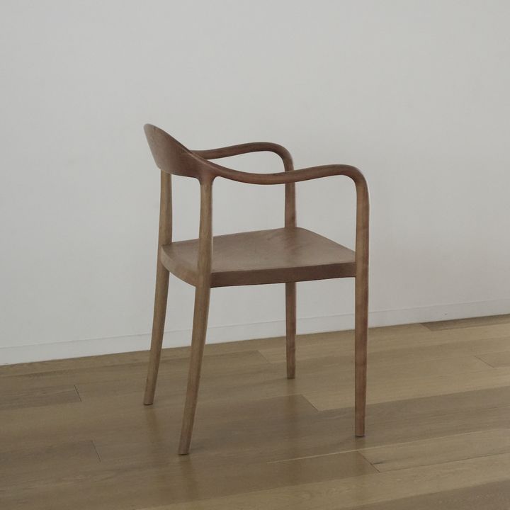 〈WOOD YOU LIKE COMPANY〉のMIOアームチェア