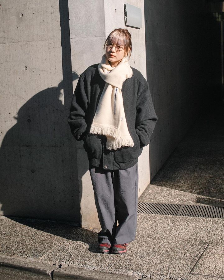 真冬の《サロモン》スニーカースタイル5選。ハイテクデザインが装いに光る【TOKYO SNAP】