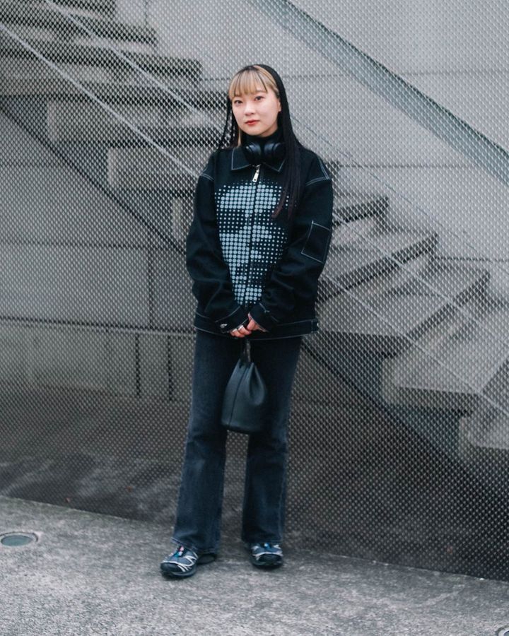 真冬の《サロモン》スニーカースタイル5選。ハイテクデザインが装いに光る【TOKYO SNAP】