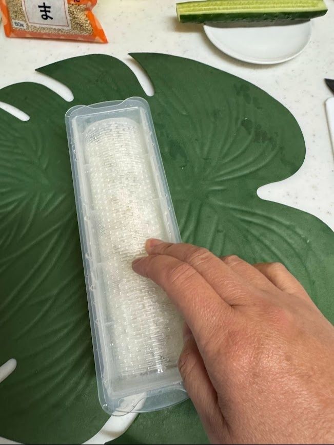 100均便利グッズで誰でも簡単に太巻き