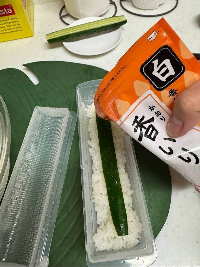 100均便利グッズで誰でも簡単に太巻き