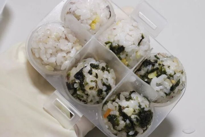 ダイソー ふってポン ふりふりごはんボール（6個用） 仕上がり