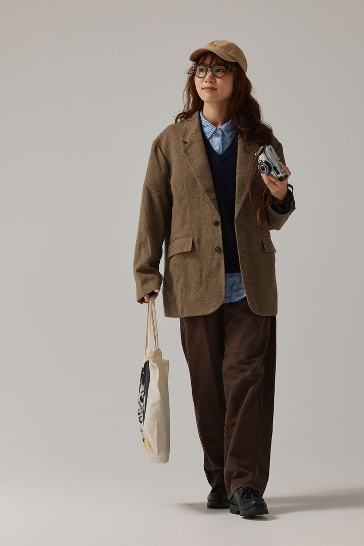 ブラウン×ブルーで爽やかに。メンズサイズのツイードジャケットで楽しむトラッドな重ね着【FUDGE FRIEND おしゃれさんの毎日コーディネート vol.650｜UMI】