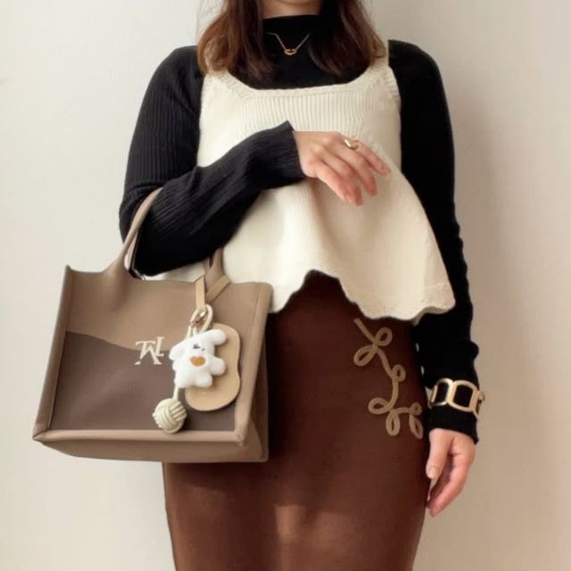 しまむら「ペプラムニットキャミソール」