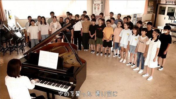 卒業アルバムの制作を手掛けるダイコロが、楽曲『坂道』をリリース！2つのMVを公開