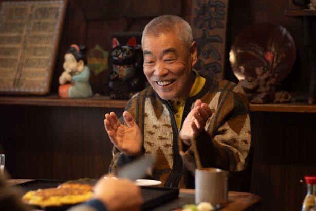 【写真を見る】ブレンダン・フレイザーと柄本明が奏でる、温かな絆をとらえた本編映像が解禁 [c]2025 Searchlight Pictures. All Rights Reserved.