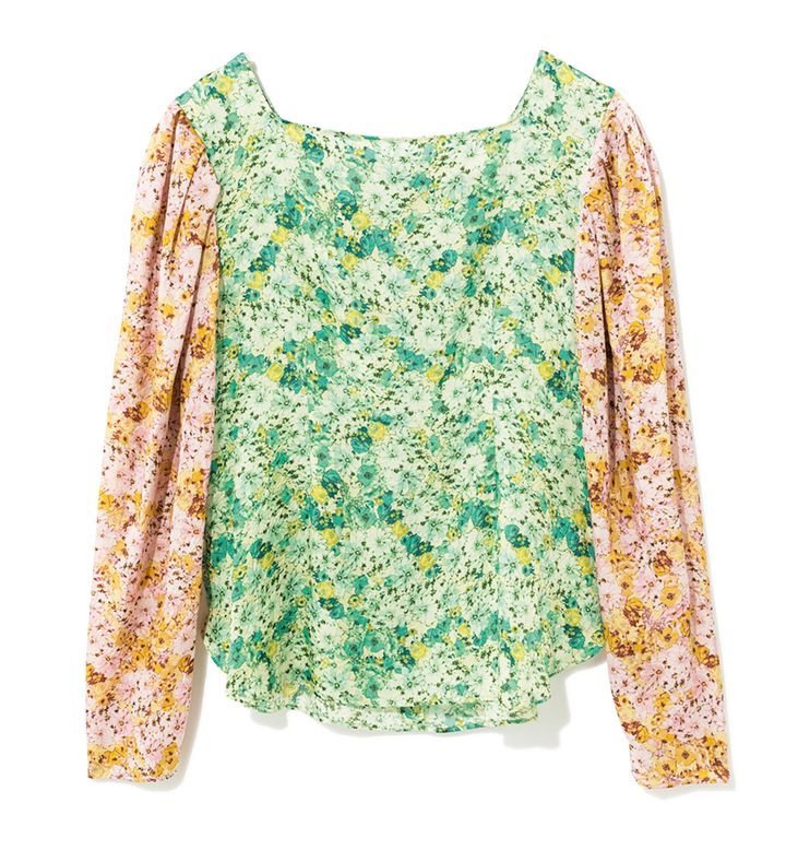 フラワープリントの切り替えがレトロガーリーな表情