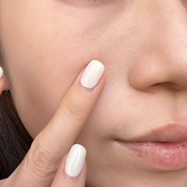 ３．明るめコンシーラーorハイライトを口まわりに仕込んでおく