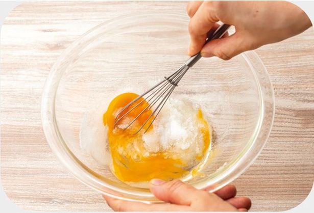 ボウルにAを入れてすり混ぜる （C）ぼく／KADOKAWA