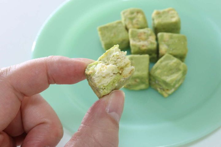 ダイソー マシュマロクッキー 抹茶味 食感