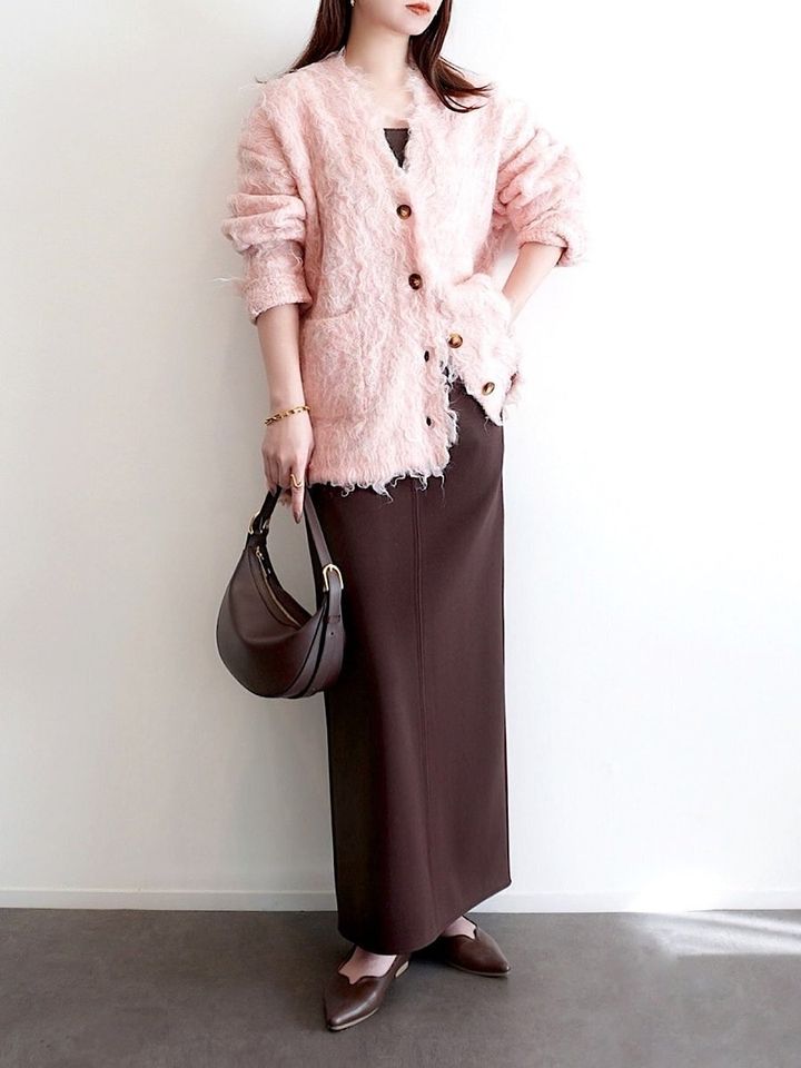 ピンクカーディガンのコーデ1